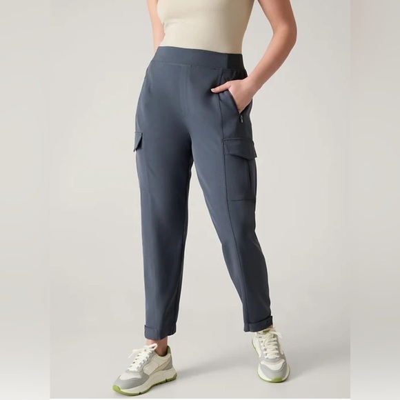 Athleta Pants - Athleta high rise cargo pants size 16